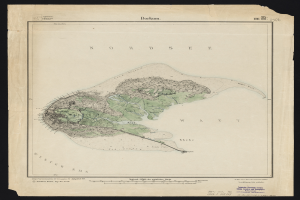 Alte Karte der Insel Nordsee auf schwarzem Hintergrund, die die Küste, Inseln und andere geografische Merkmale mit begleitendem Text zeigt.