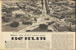 Schwarzes und weißes Zeitungsfoto, das eine Stadtlandschaft mit Gebäuden, Bäumen und Fahrzeugen zeigt, begleitet von Text.