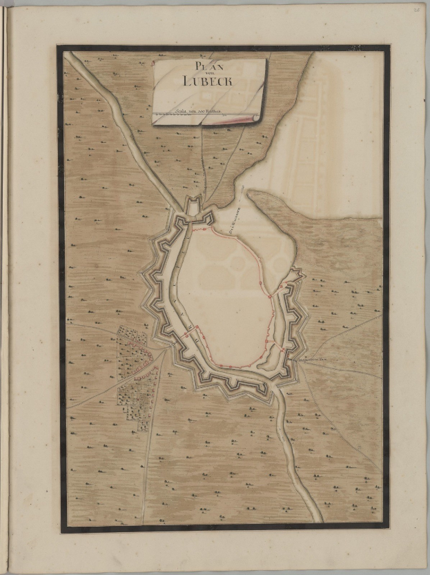 Ein abgenutztes Buch mit einer illustrierten Karte von Lübeck, Deutschland, das Straßen, Gebäude und Sehenswürdigkeiten neben Texten zur Geschichte und Kultur der Stadt zeigt.