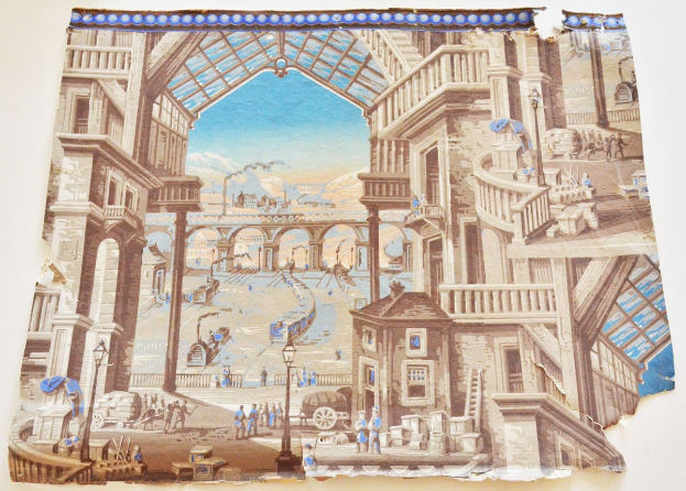 Mural auf einer Gebäudewand, das eine belebte Stadtkulisse mit Menschen, Gebäuden, Straßenelementen, einer Brücke, Hügeln und einem bewölkten Himmel zeigt.