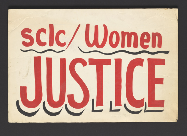 Plakat mit fettem schwarzem Text "scic/frauenjustiz" auf weißem Hintergrund eingerahmt von einem schwarzen Rand.